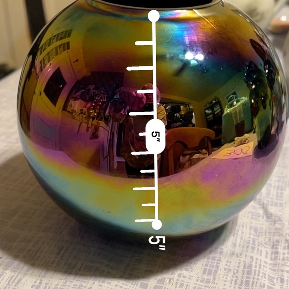 Iridescent Glass Vase . House of Global Art made in Taiwan. 5”tall and 6”wide - Picture 5 of 5